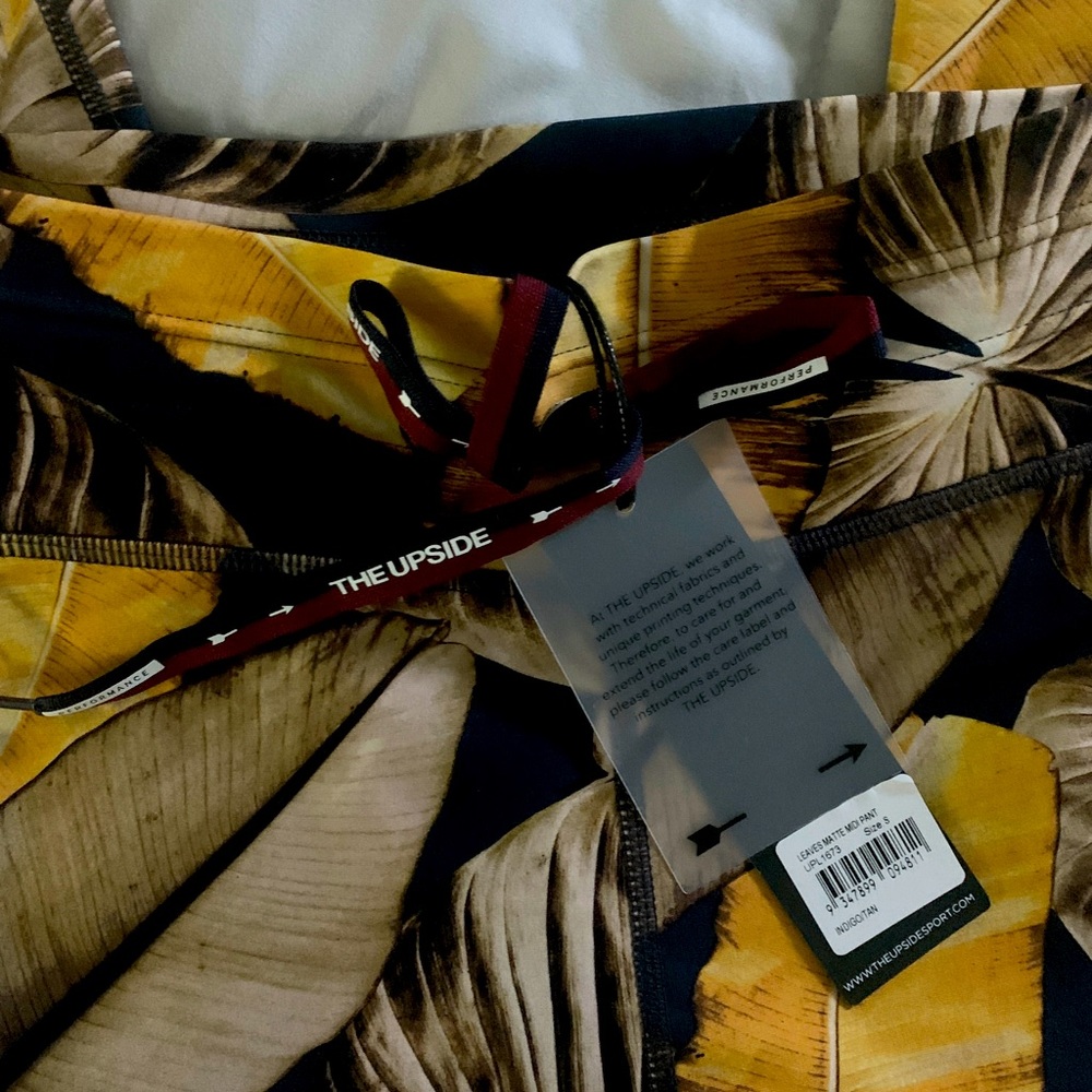 Ladies The Upside leggings, size S